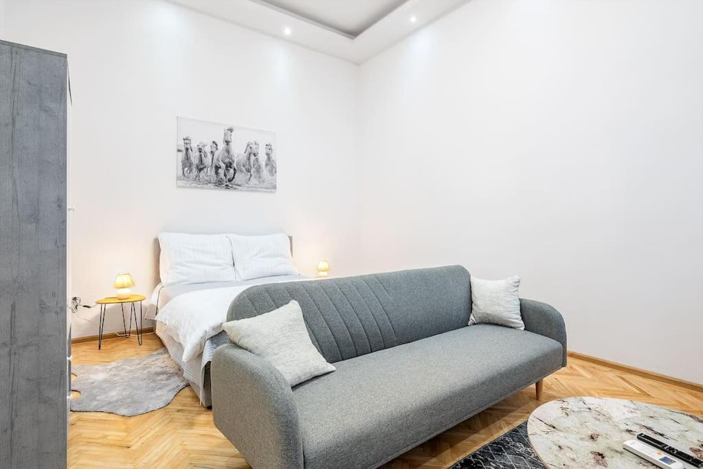 Dizsu'S Place Будапеща Екстериор снимка