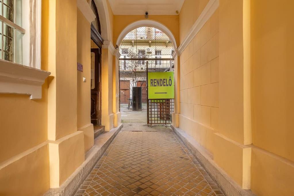 Dizsu'S Place Будапеща Екстериор снимка