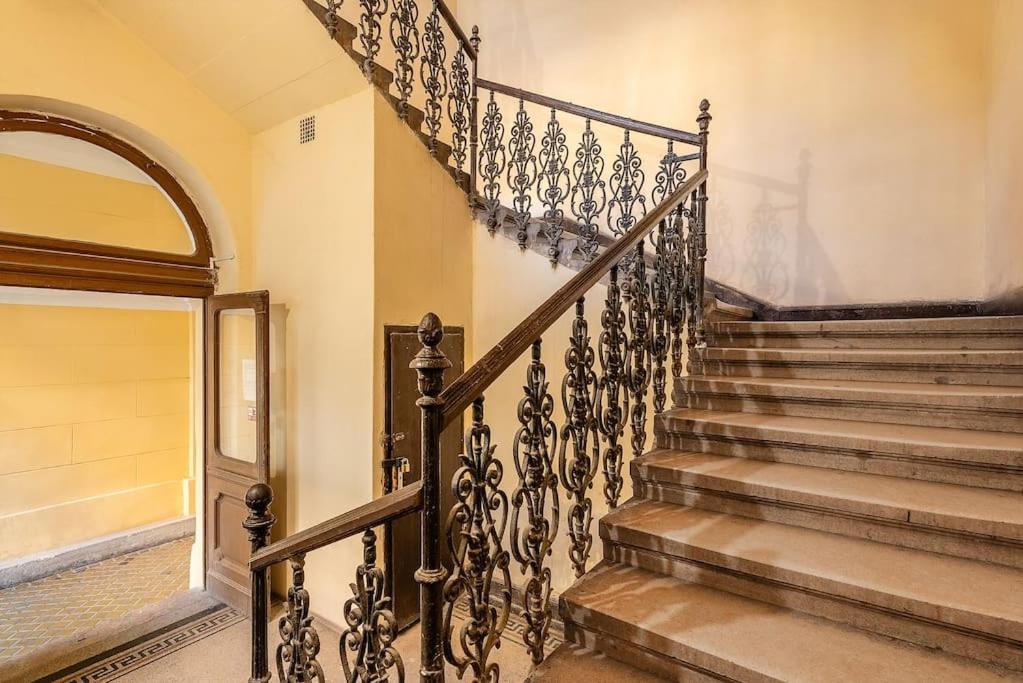 Dizsu'S Place Будапеща Екстериор снимка